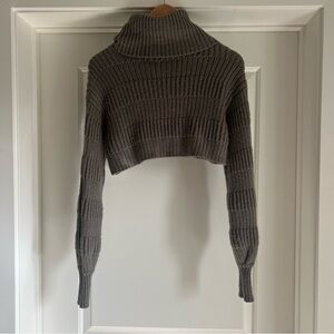 Cozy Gray Knit Cropped Sweater chunky
